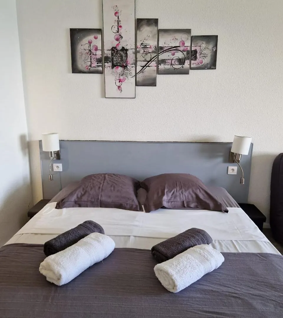 Dream Diamond Studio Le Diamant 0*,